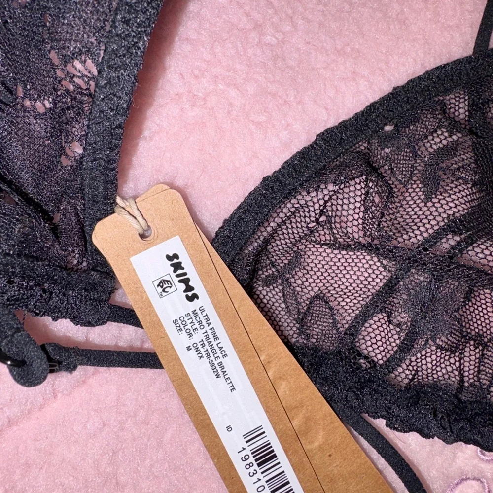 SKIMS micro triangle bralette - Picture 3 of 5
